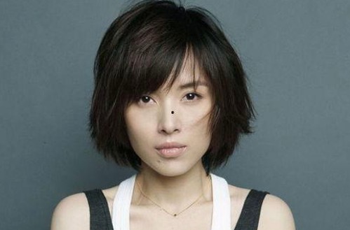 胡歌微博再成“孤身”见证 唐嫣罗晋恋情引发热议