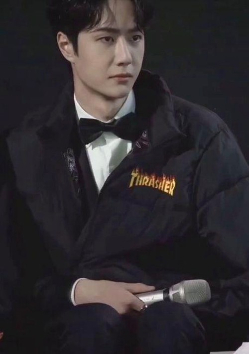 娱乐圈高清幕后曝光，明星私生活引发热议