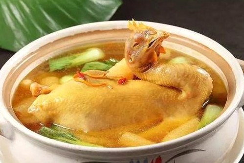 娱乐圈“免费吃瓜”现象背后:从兴趣驱动到财富变现的变迁解读