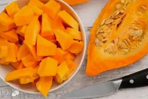 娱乐圈吃瓜背后：家庭故事与营销号揭秘